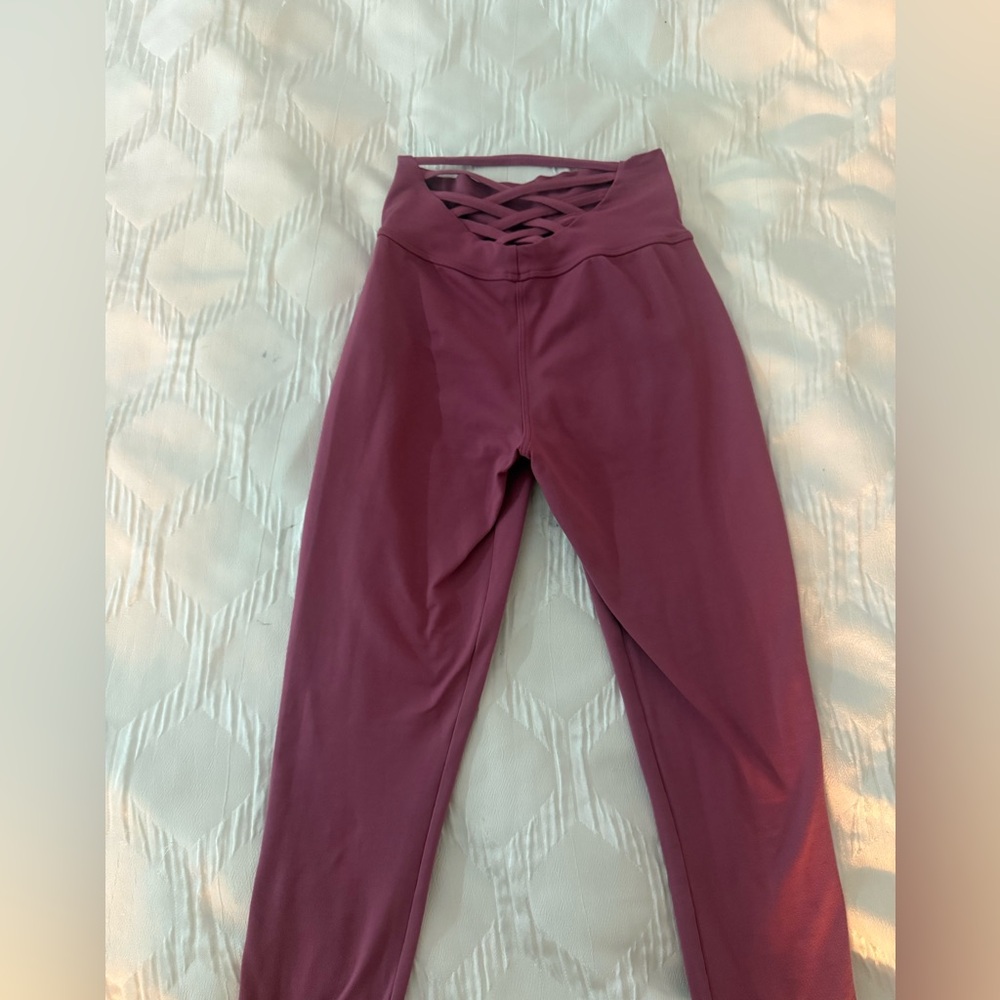 High-Waisted Leggings bombshell